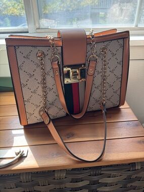 American Bee Shoulder Purse